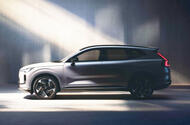 Volvo XC70 preview image   side profile