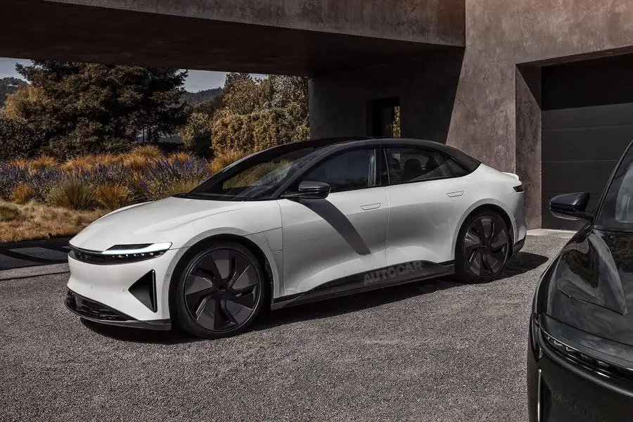 Lucid compact saloon render – side