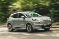 Ford Puma E review 2025 01 panning Ford Puma E review 2025 01 panning