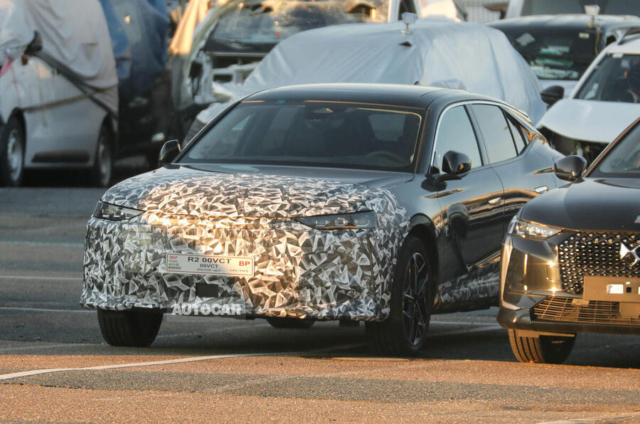 DS No4 facelift, camouflaged