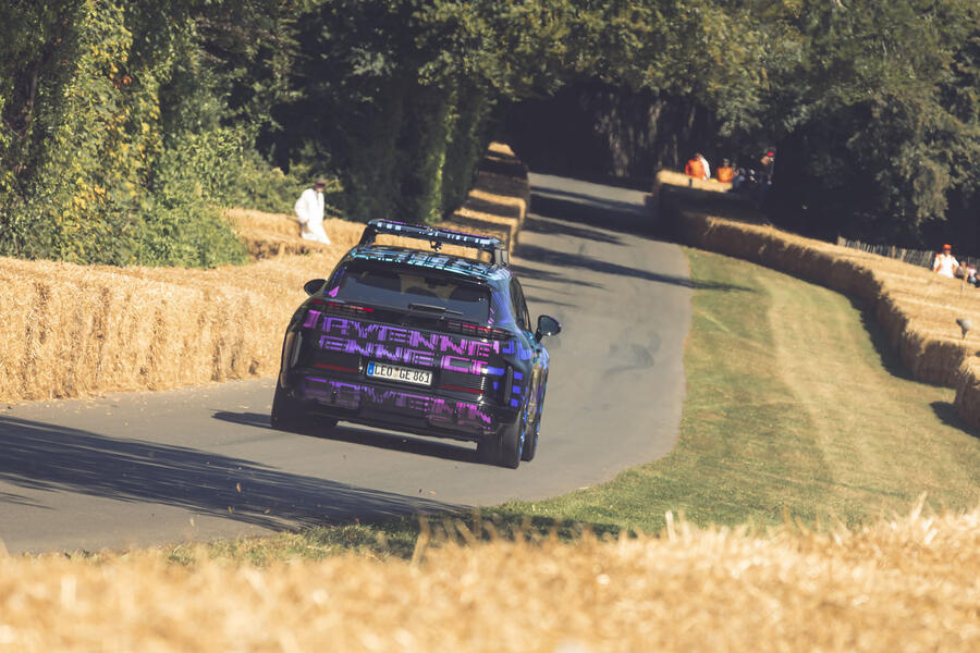Porsche Cayenne EV on Goodwood hillclimb – rear tracking