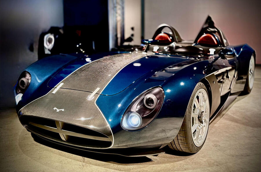 AM Rina front quarter