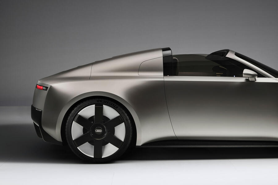 Audi Concept C roof open – side