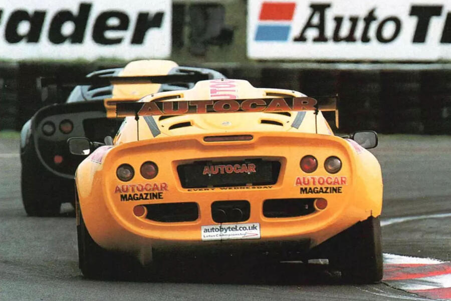 Chris Harris driving Lotus Sport Elise in the Autobytel Lotus Championship, 2001