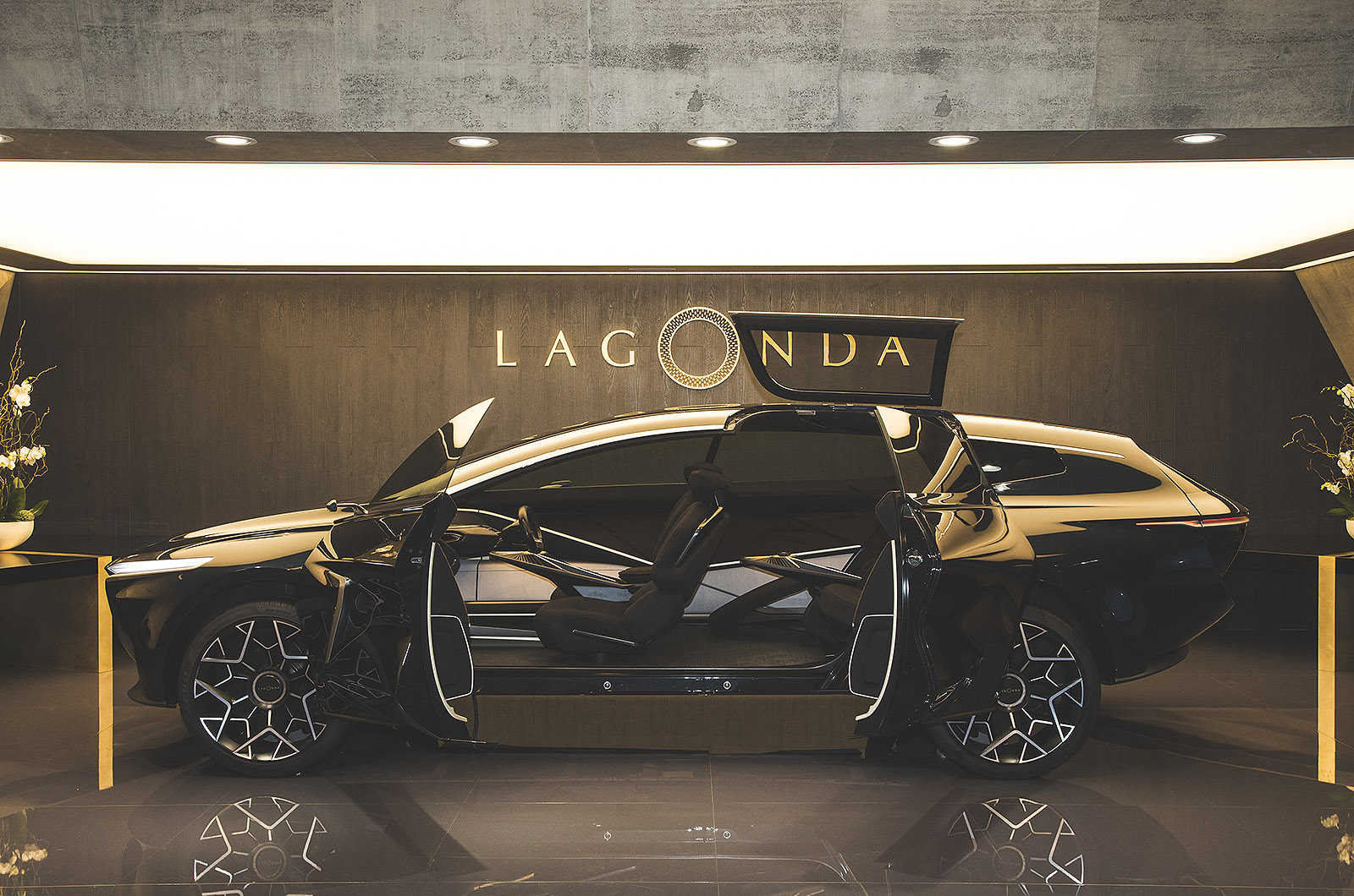Lagonda All-Terrain Concept (2019)