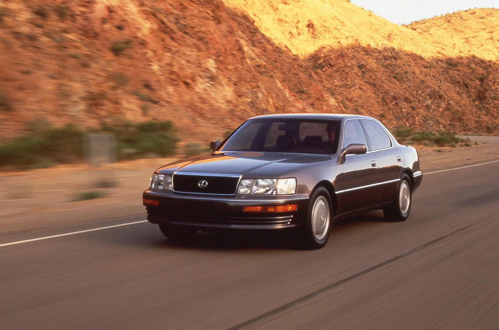 Lexus LS