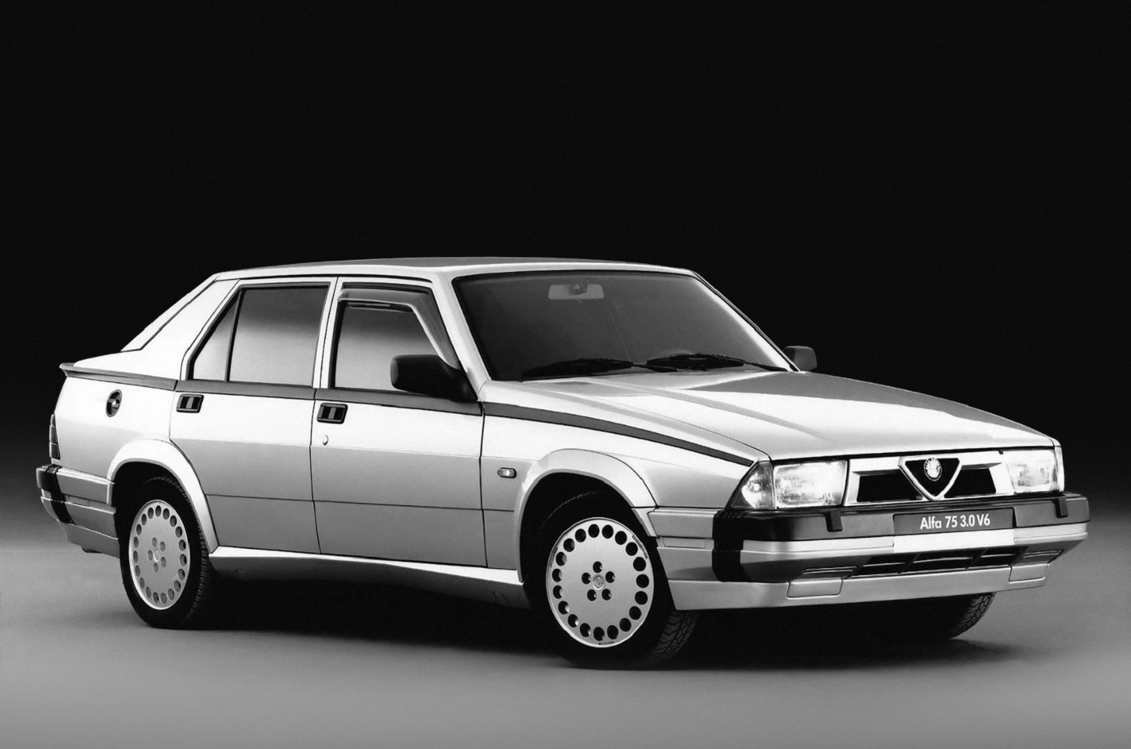 Alfa Romeo 75 (1987-1989)