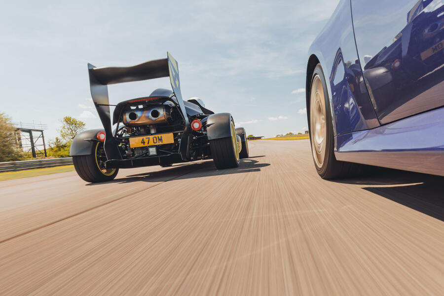 Ariel Atom 4RR leading BMW M2 CS