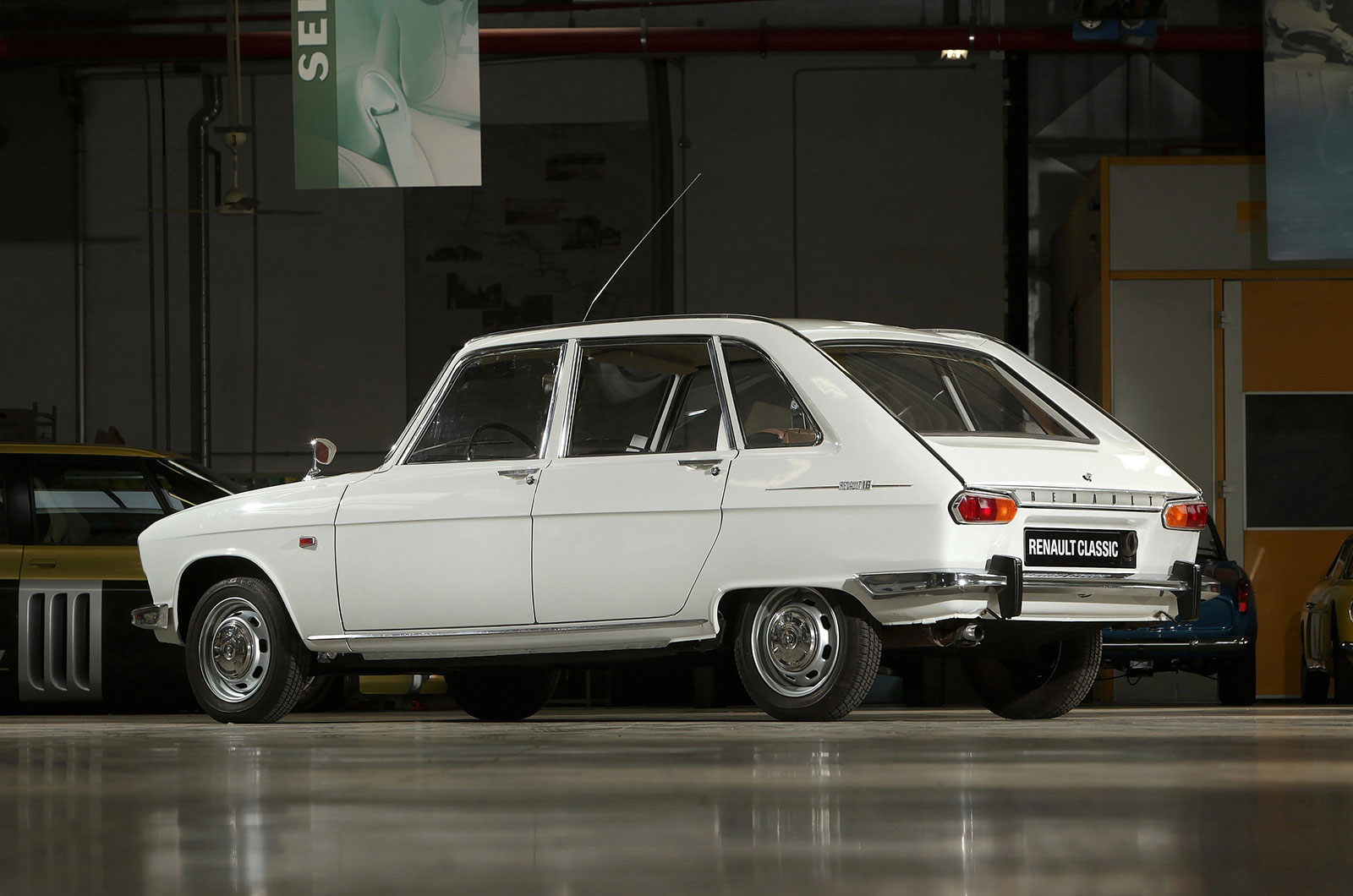 Renault 16 (1965)
