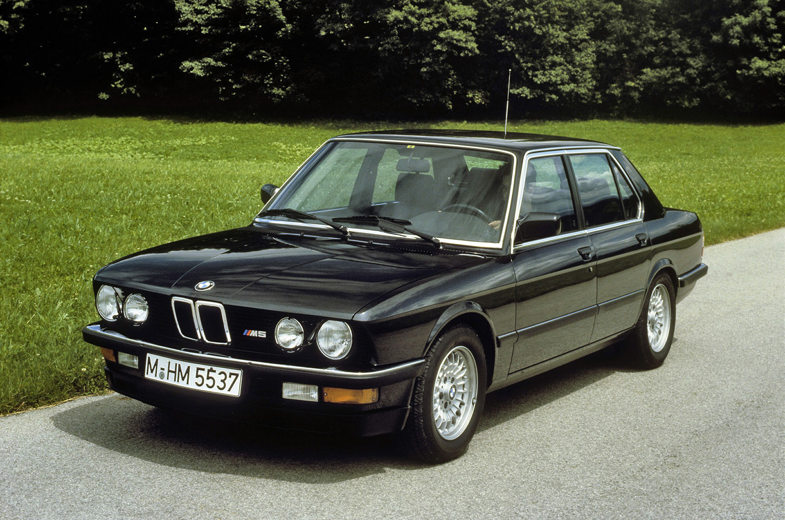 BMW M5 (1985)