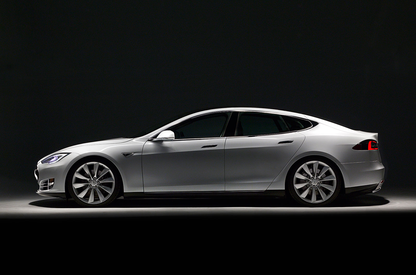 Tesla Model S (2012)