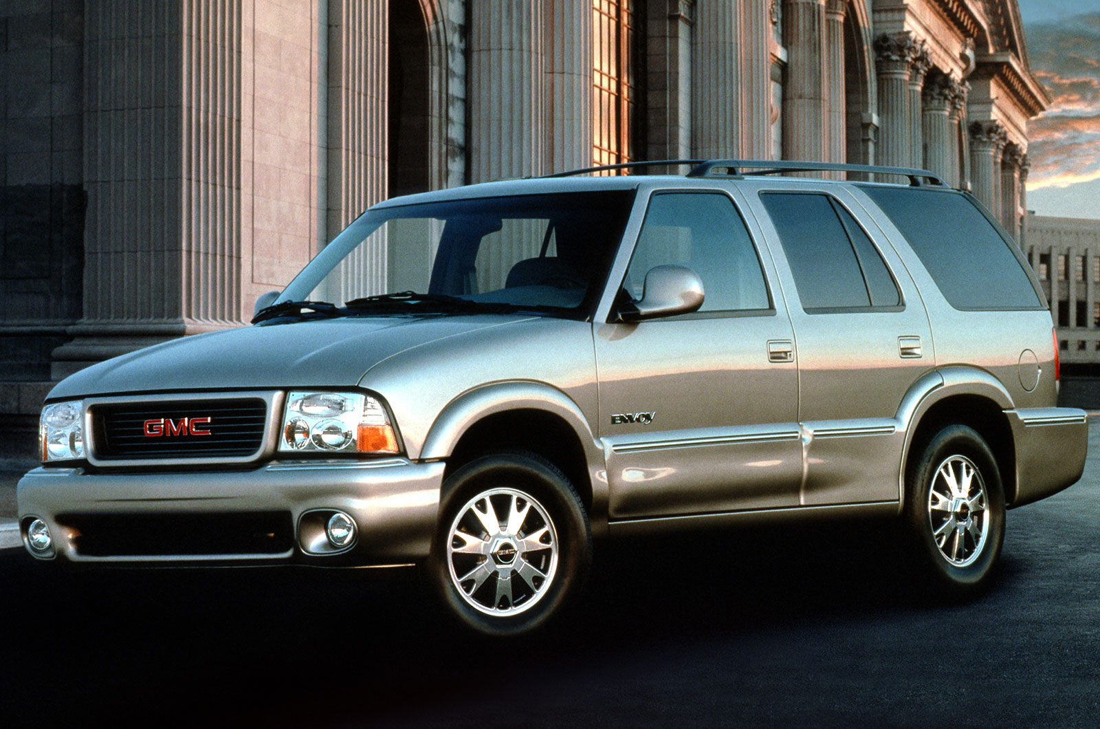GMC Envoy (1998) – 6 MODELS