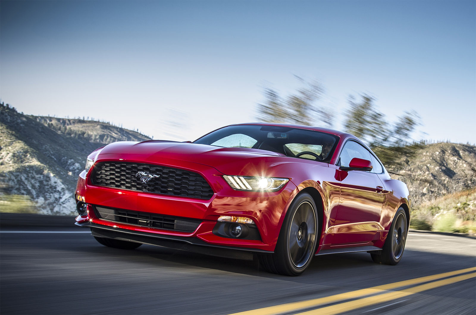 FORD MUSTANG