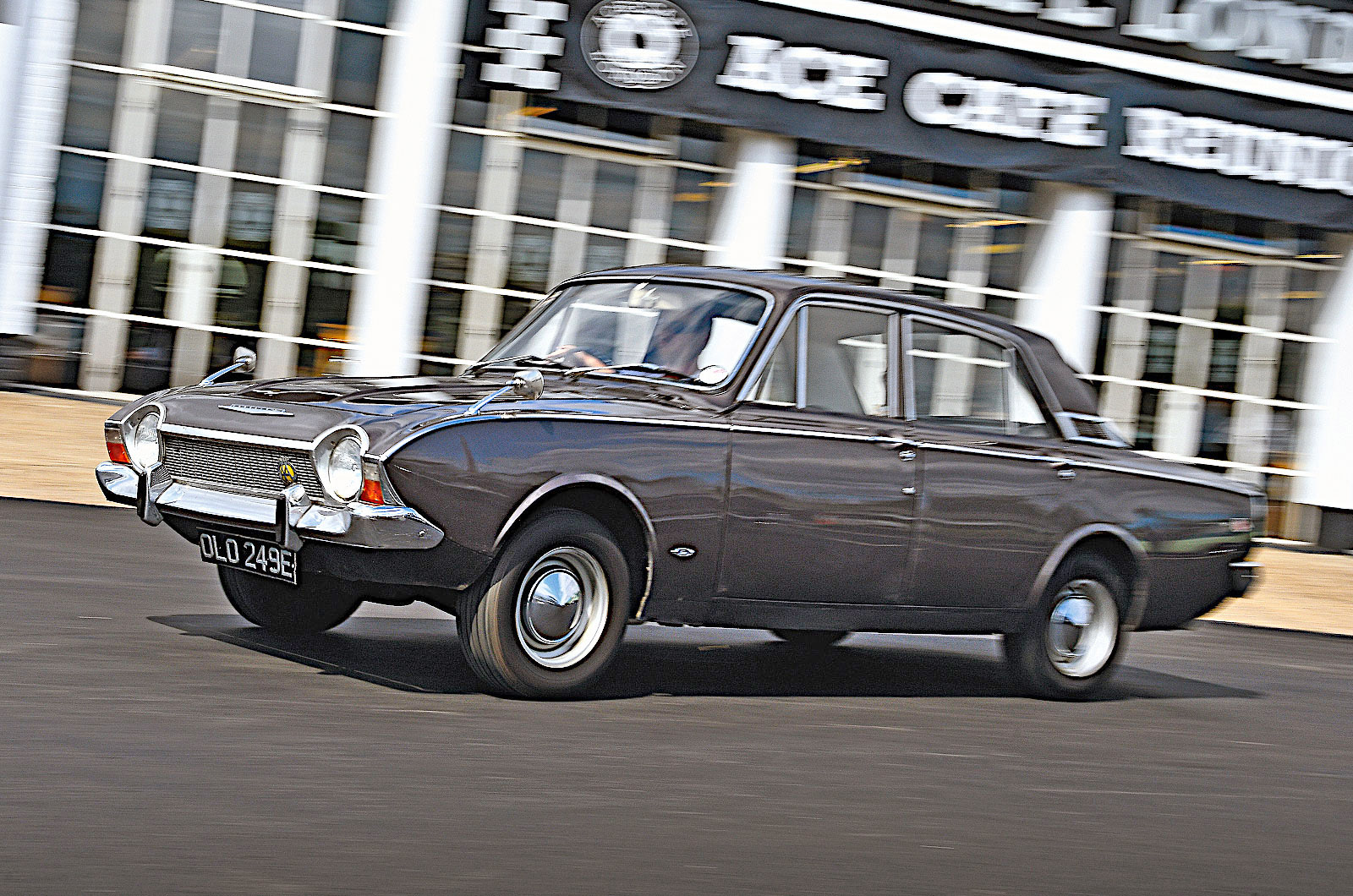 Ford Corsair V4 (1965)