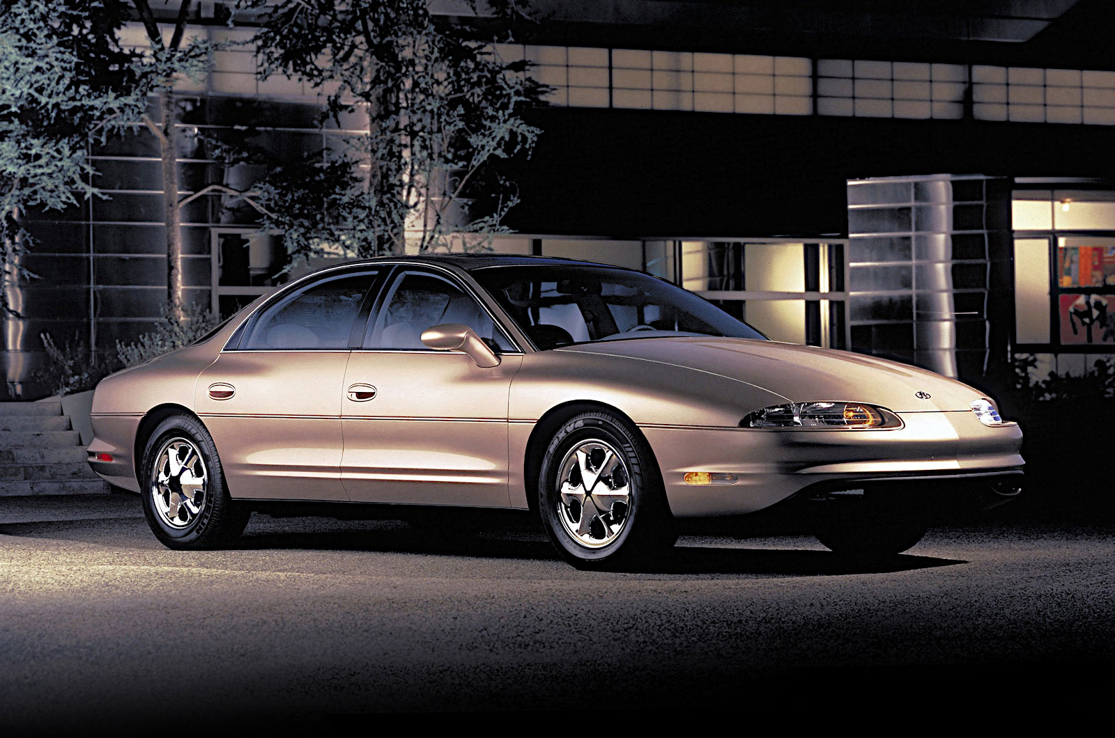 Oldsmobile Aurora (1995)