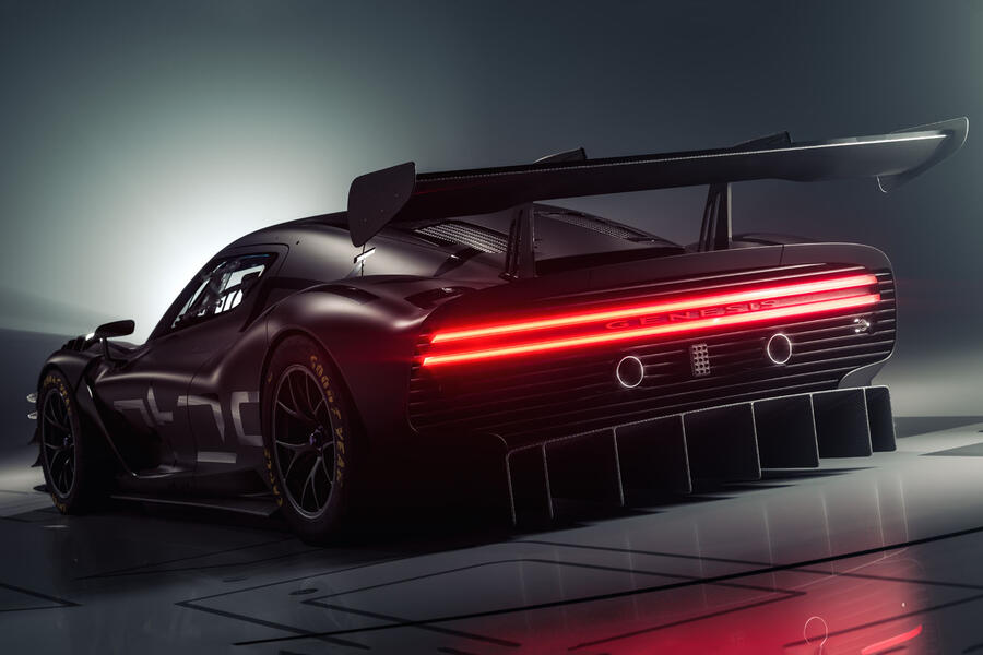Genesis Magma GT3 – rear