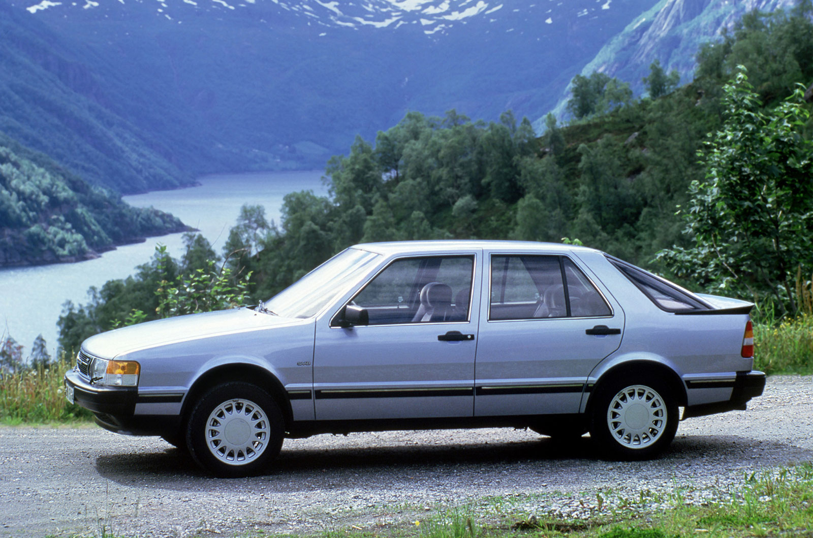 Saab 9000 (1984)