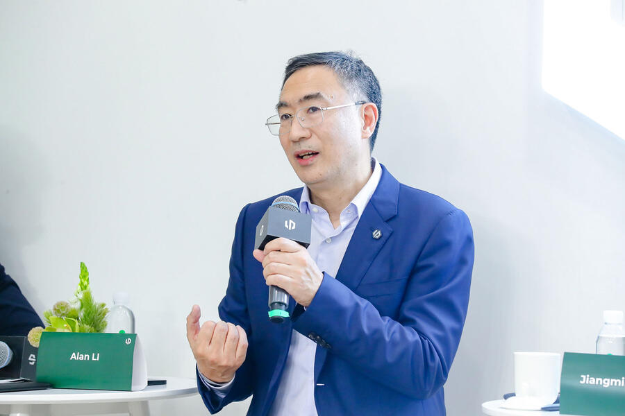 Jiangming Zhu