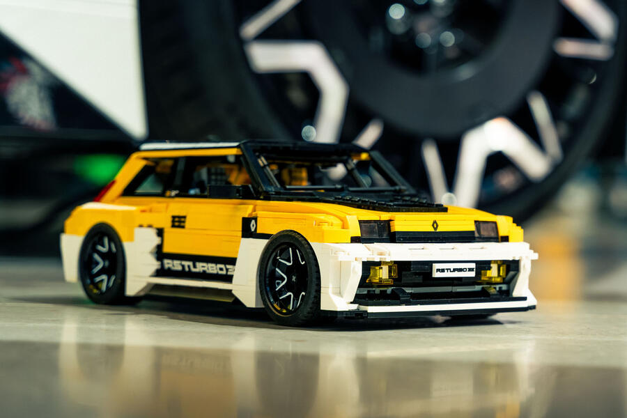 Dave Collins' Renault 5 Turbo 3E made from Lego