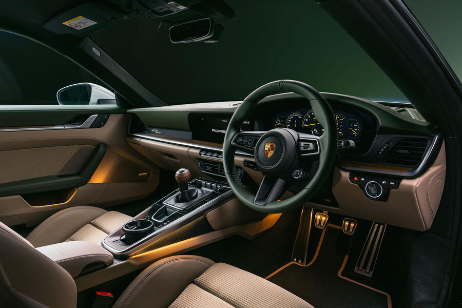 Porsche 911 GT3 EC51 interior
