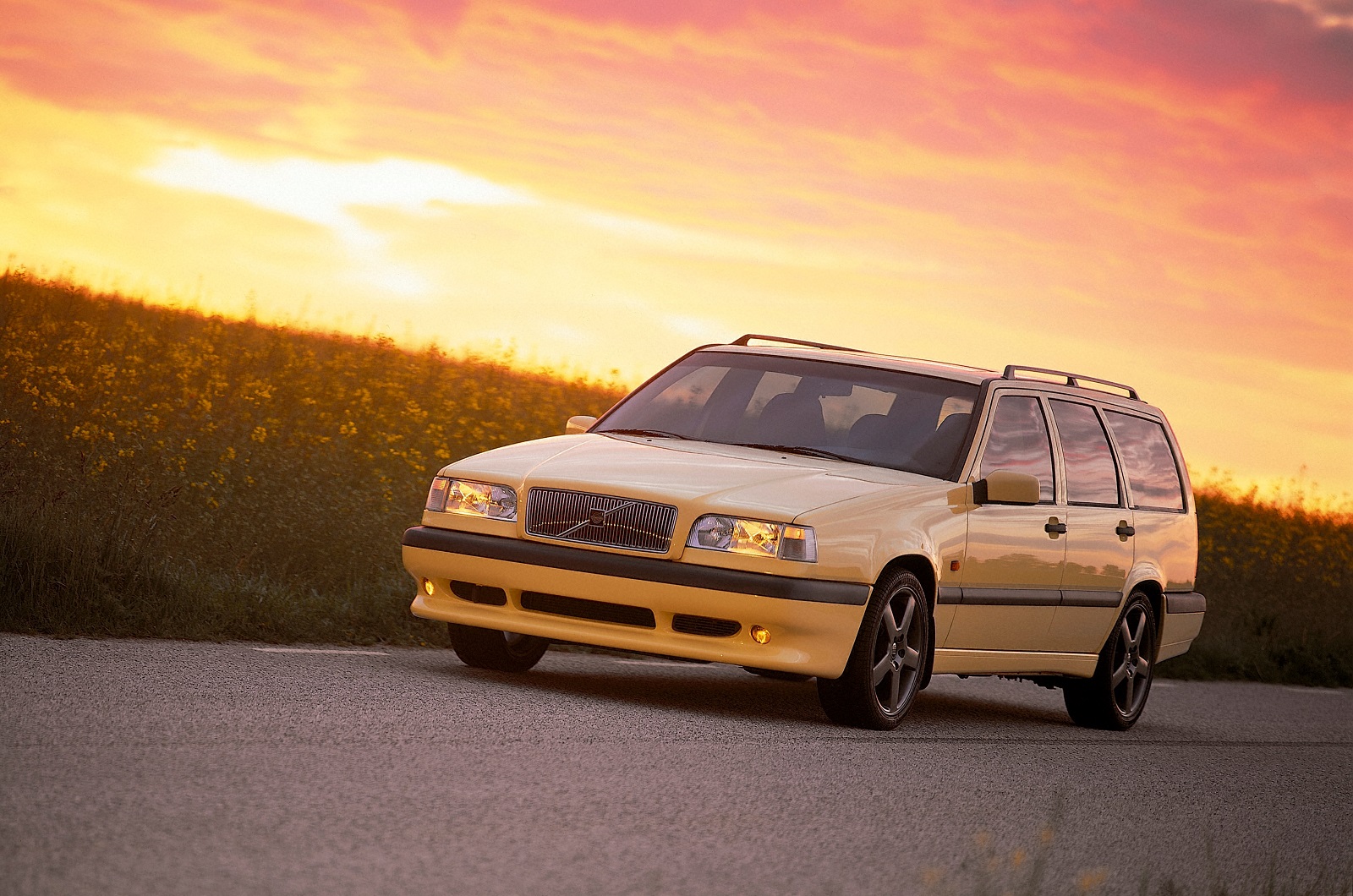 Volvo 850 T5-R (1994) - £10,000