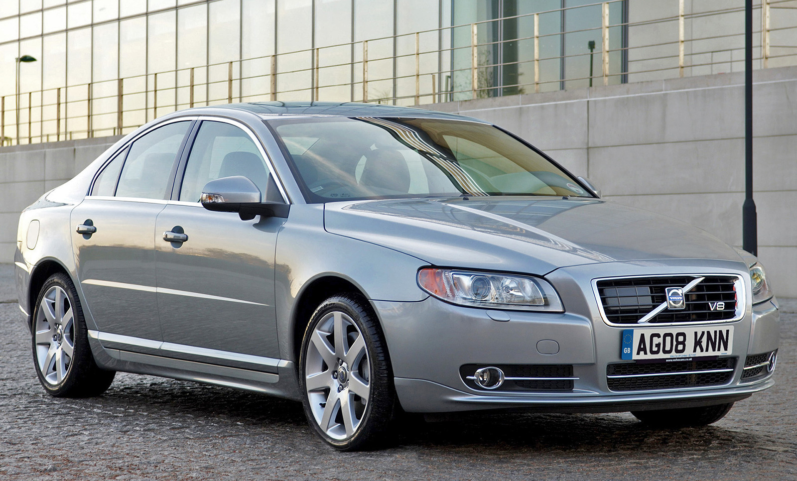 Volvo S80 V8 (2006) - £6000