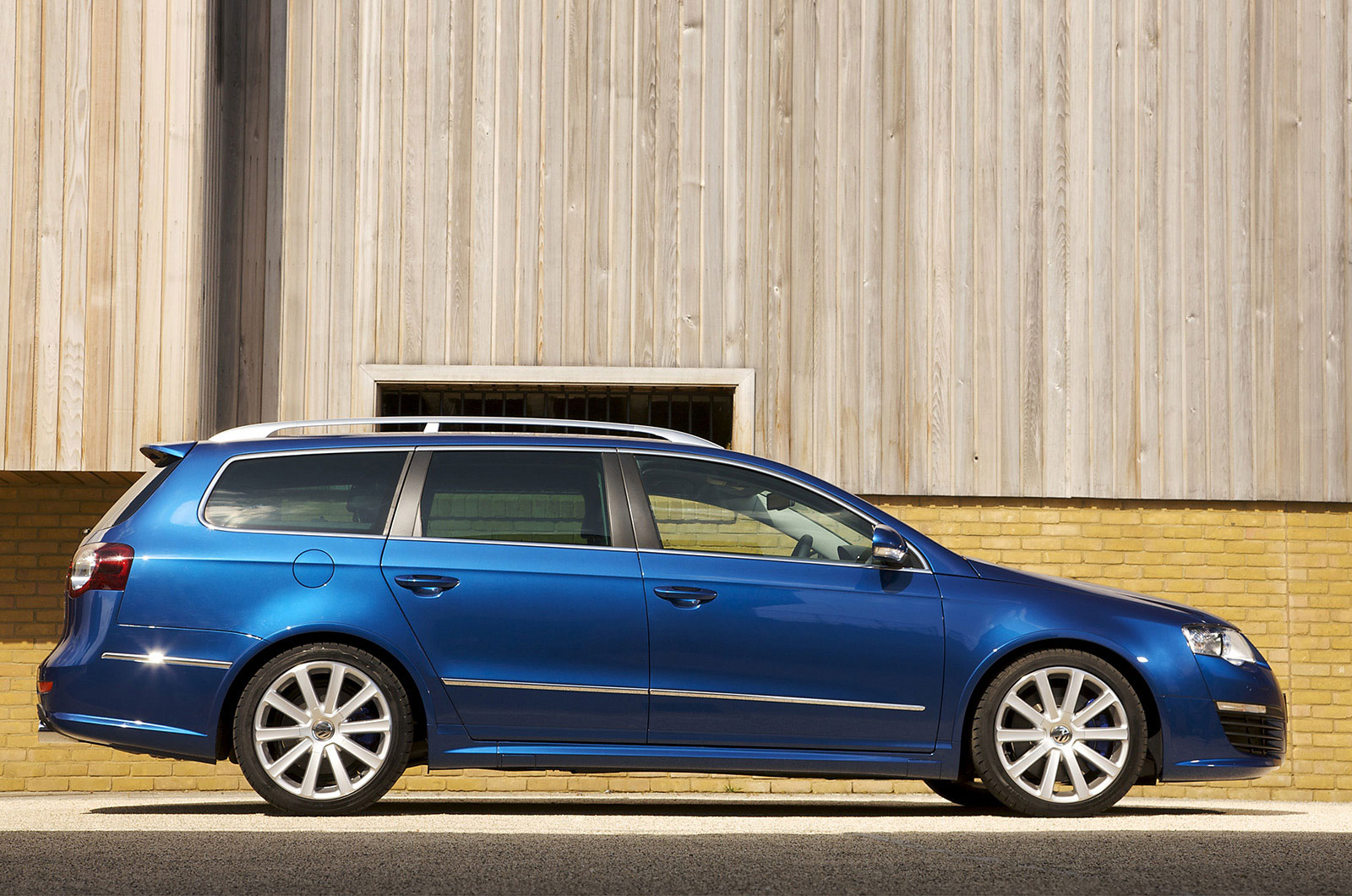 Volkswagen Passat R36 (2008) - £10,000