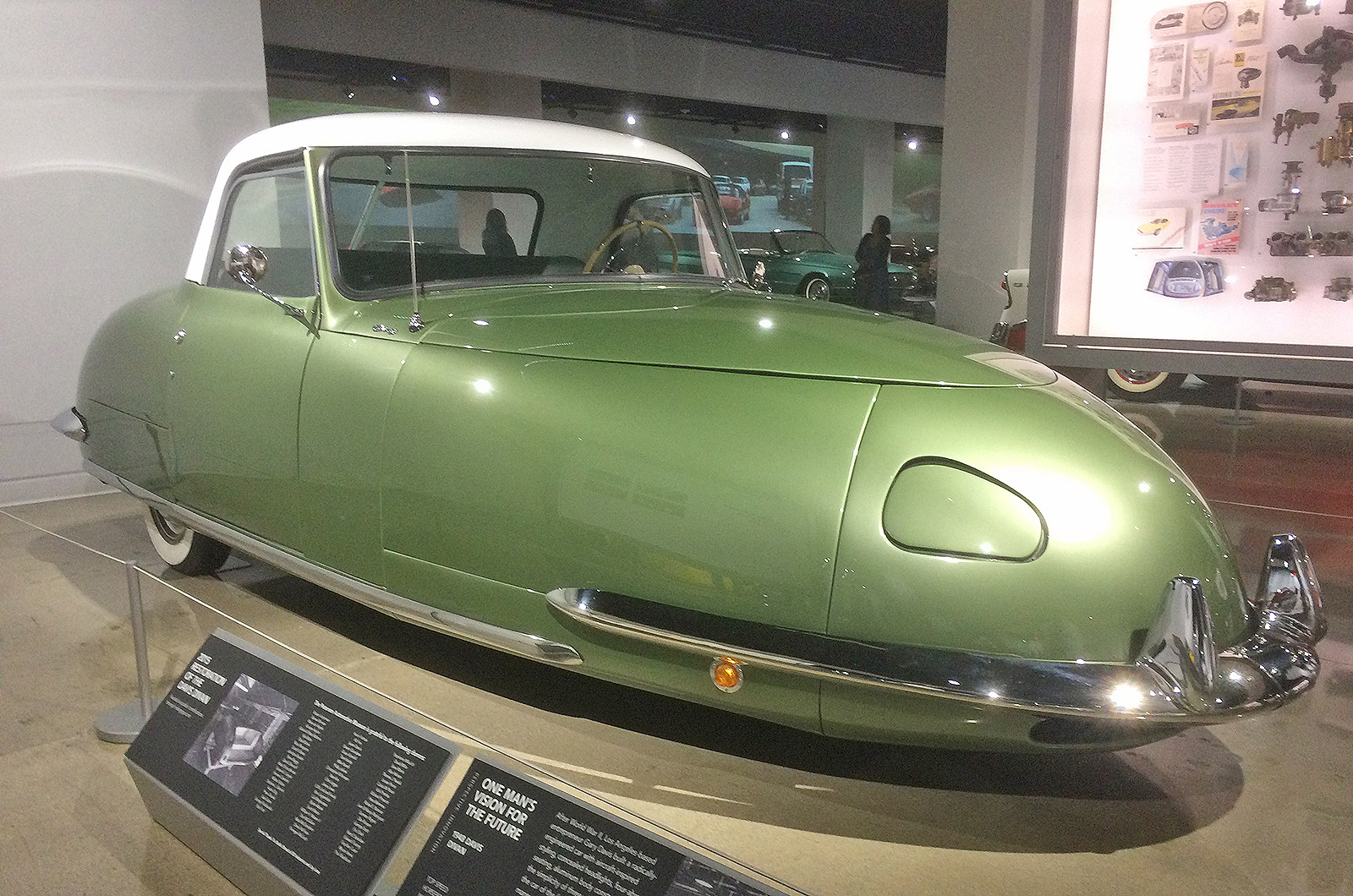 Davis Divan (1947)