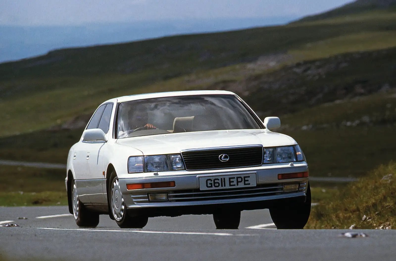 Lexus LS400