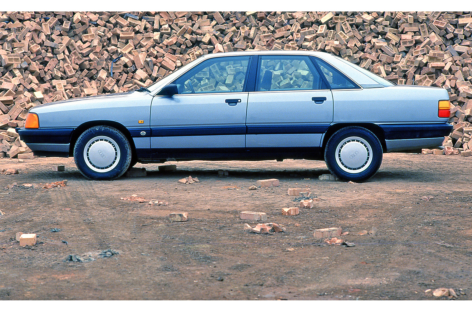 Audi 100 (1982)