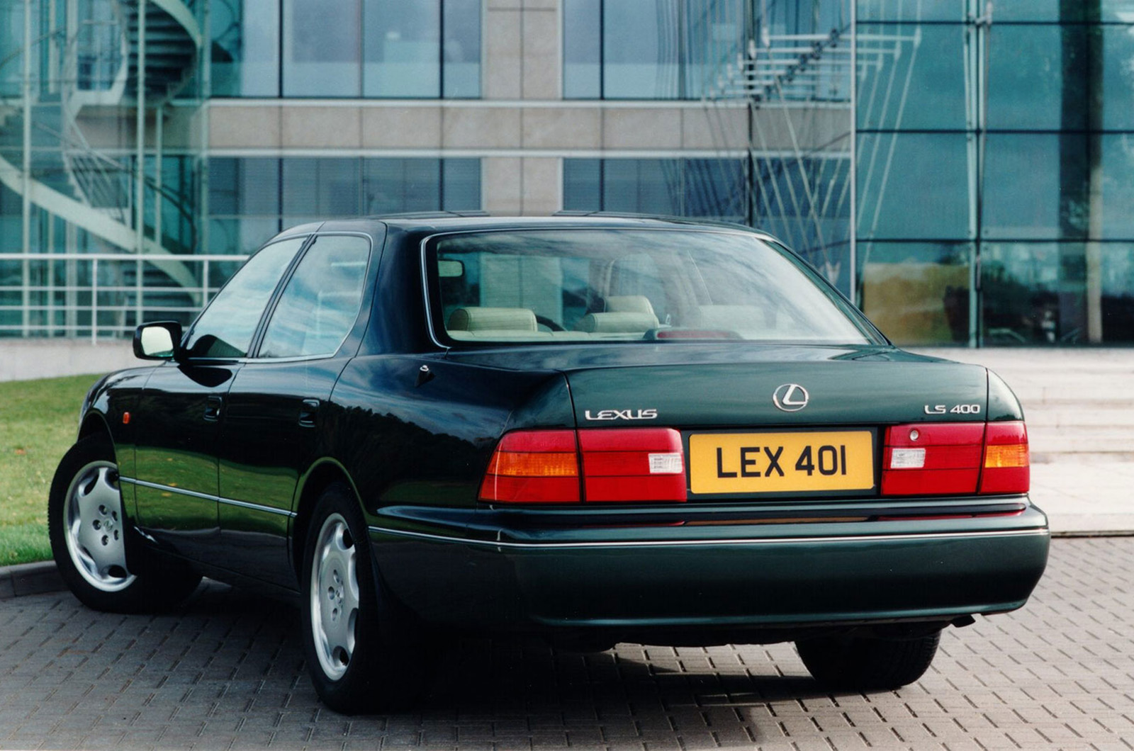 Lexus LS400 (1989)