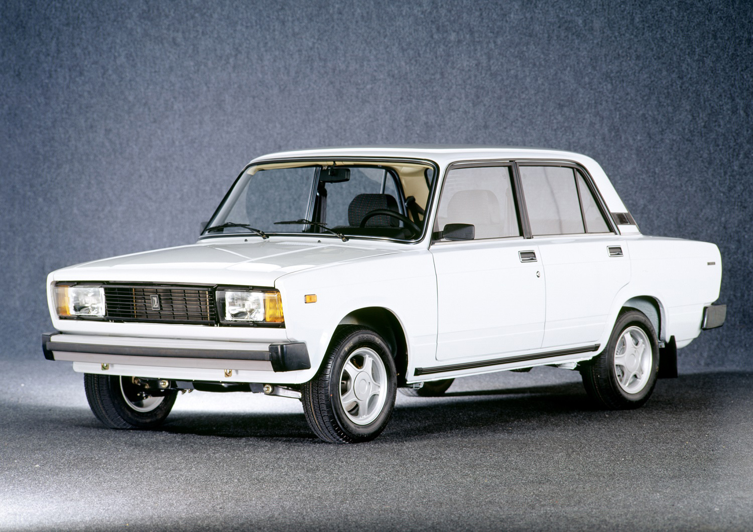 Lada 2105 (1980-2012) – 32 YEARS
