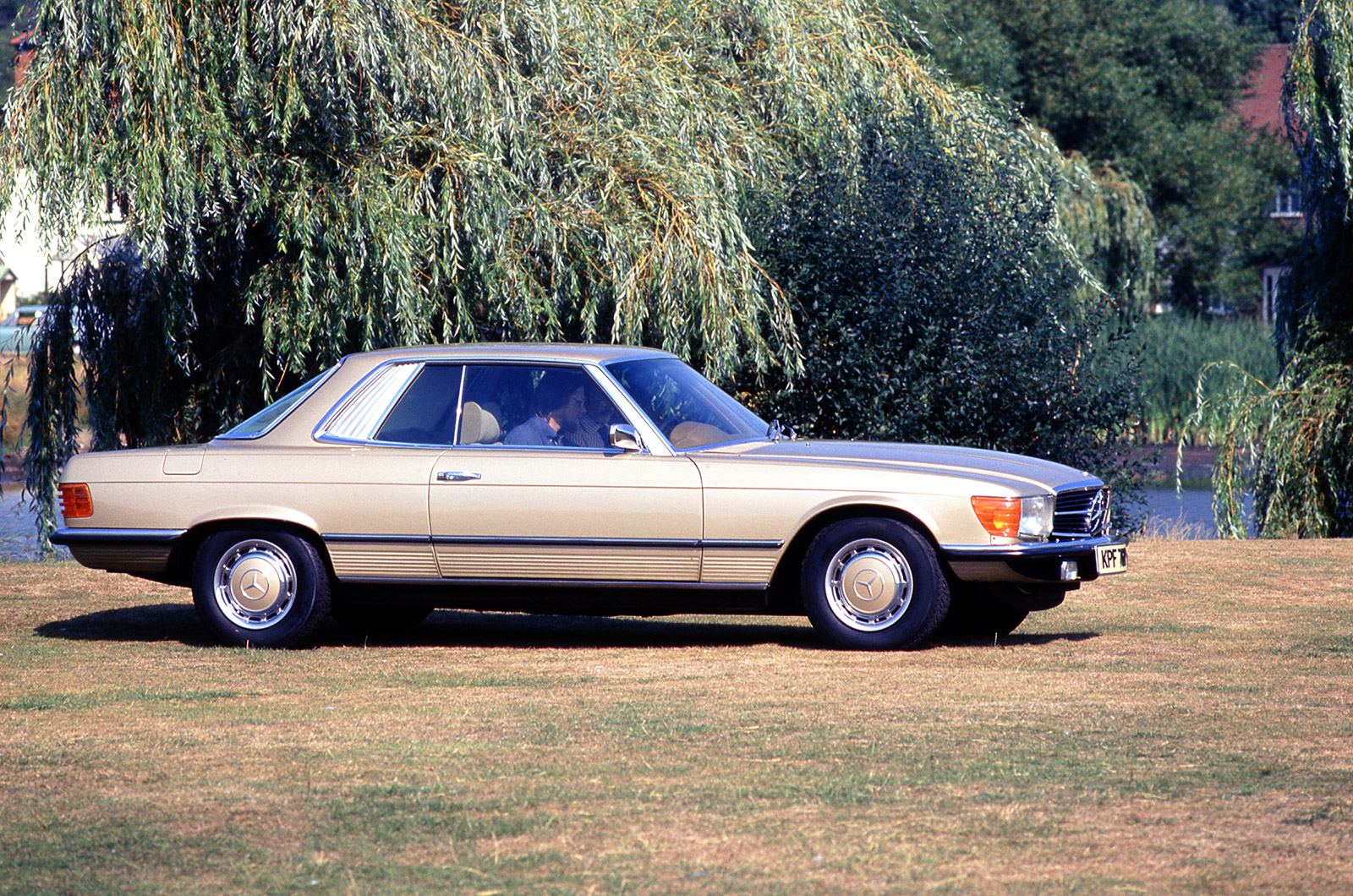 Mercedes-Benz SL (R107, 1971-1989) – 18 YEARS