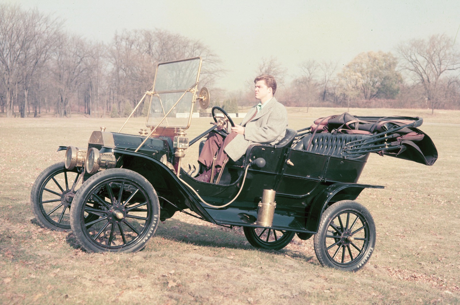 Ford Model T (1908-1927) – 19 YEARS