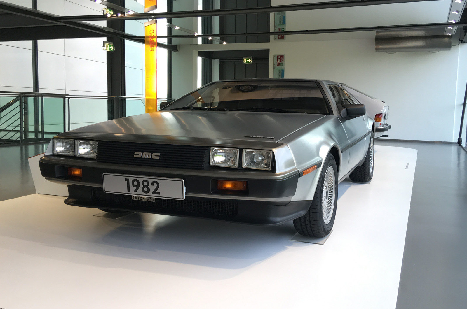 DeLorean DMC-12 (1982)