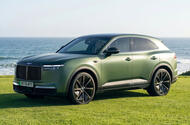 Bentley EV suv render 2026 a Bentley EV suv render 2026 a