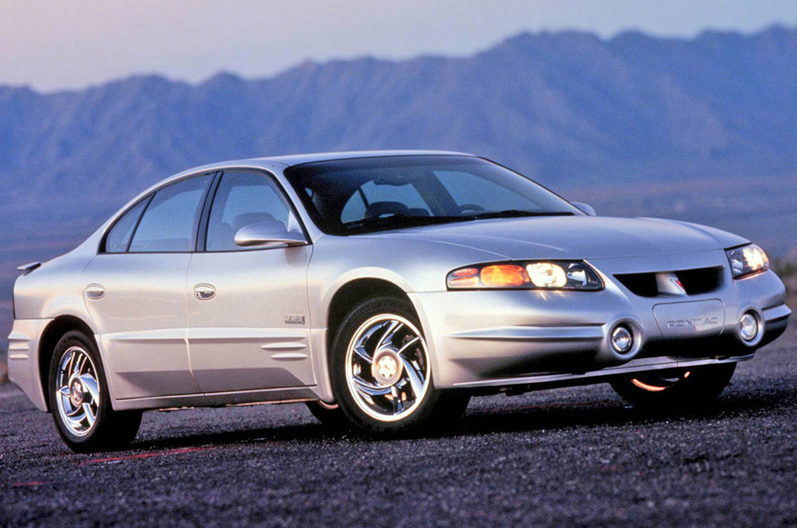 #27: Pontiac Bonneville (3,460,000)