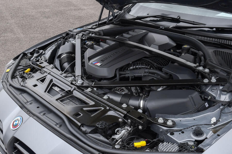 BMW M3 Touring engine