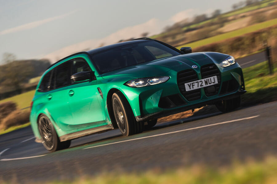 BMW M3 Touring – powersliding on a country lane