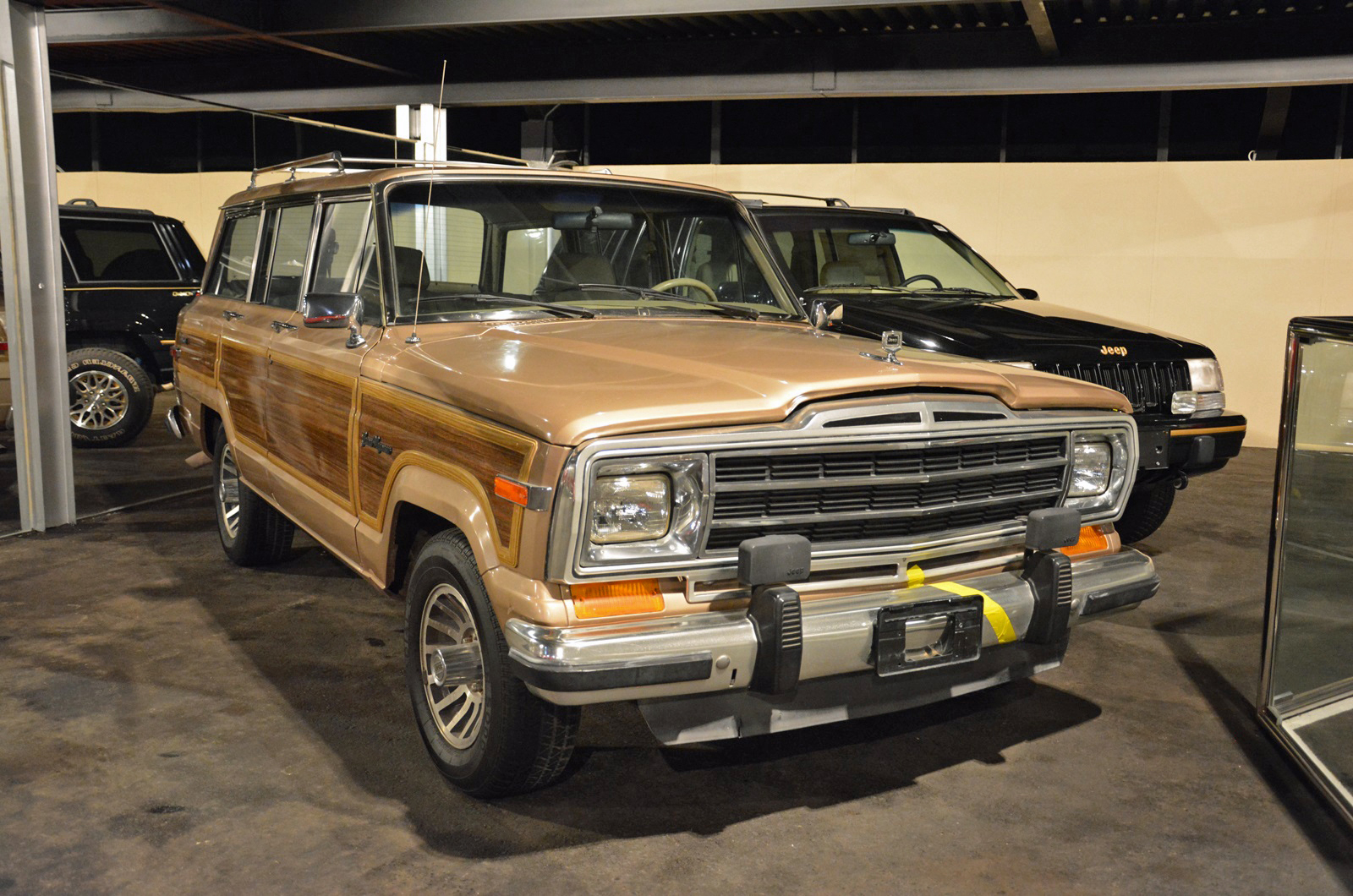 Jeep Grand Wagoneer