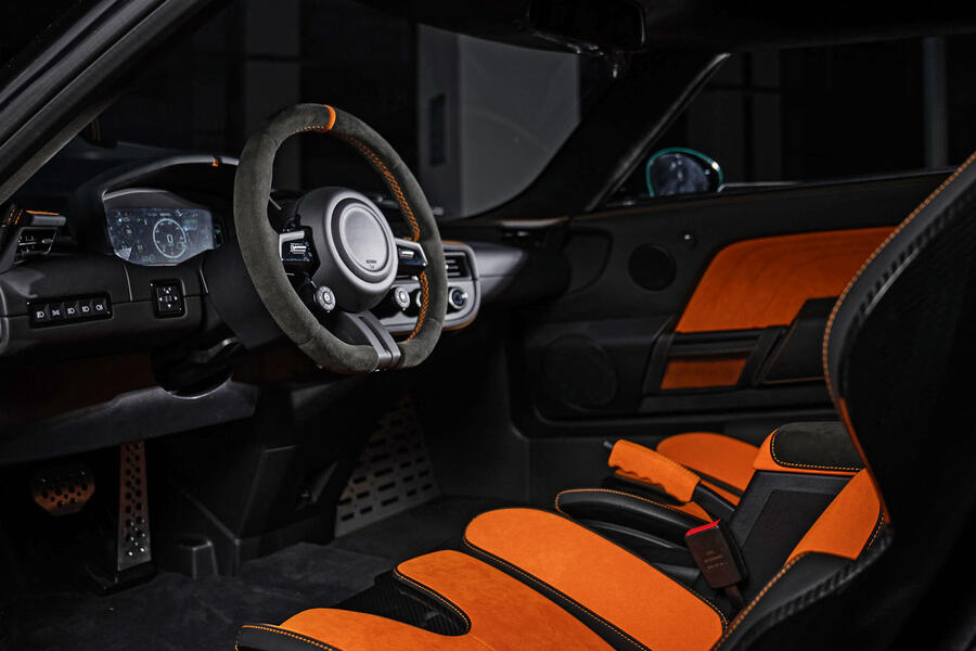 SC01 interior