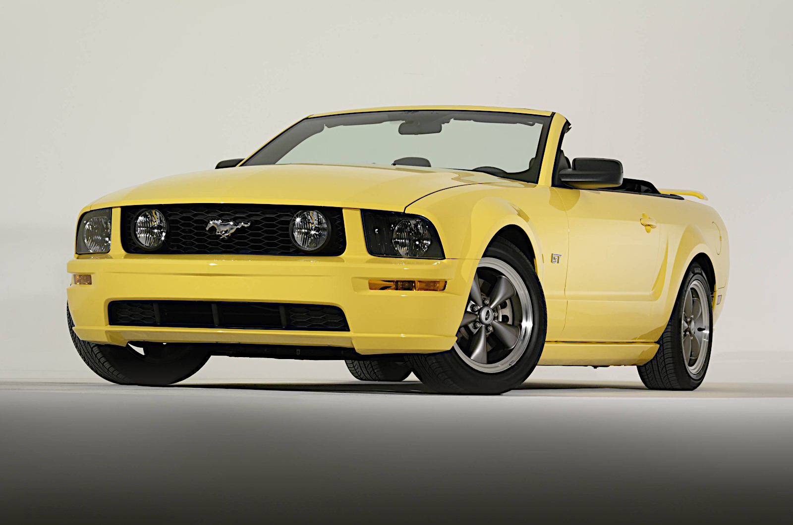 Ford Mustang (2004)