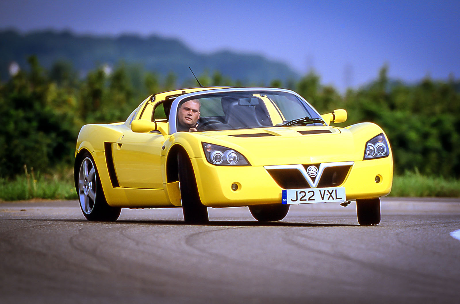 Vauxhall VX220 (2000)