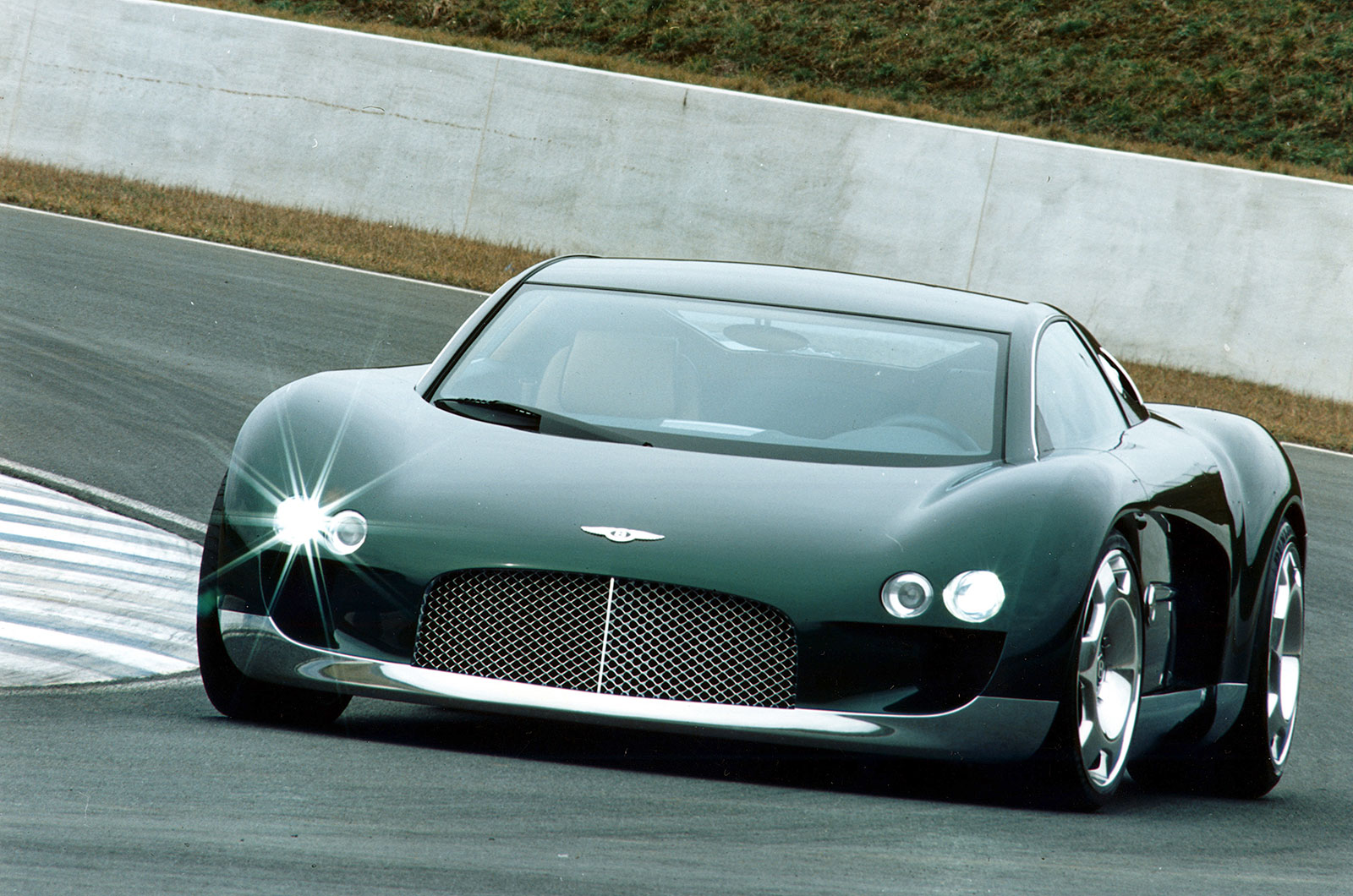 Bentley Hunaudieres concept (1999)