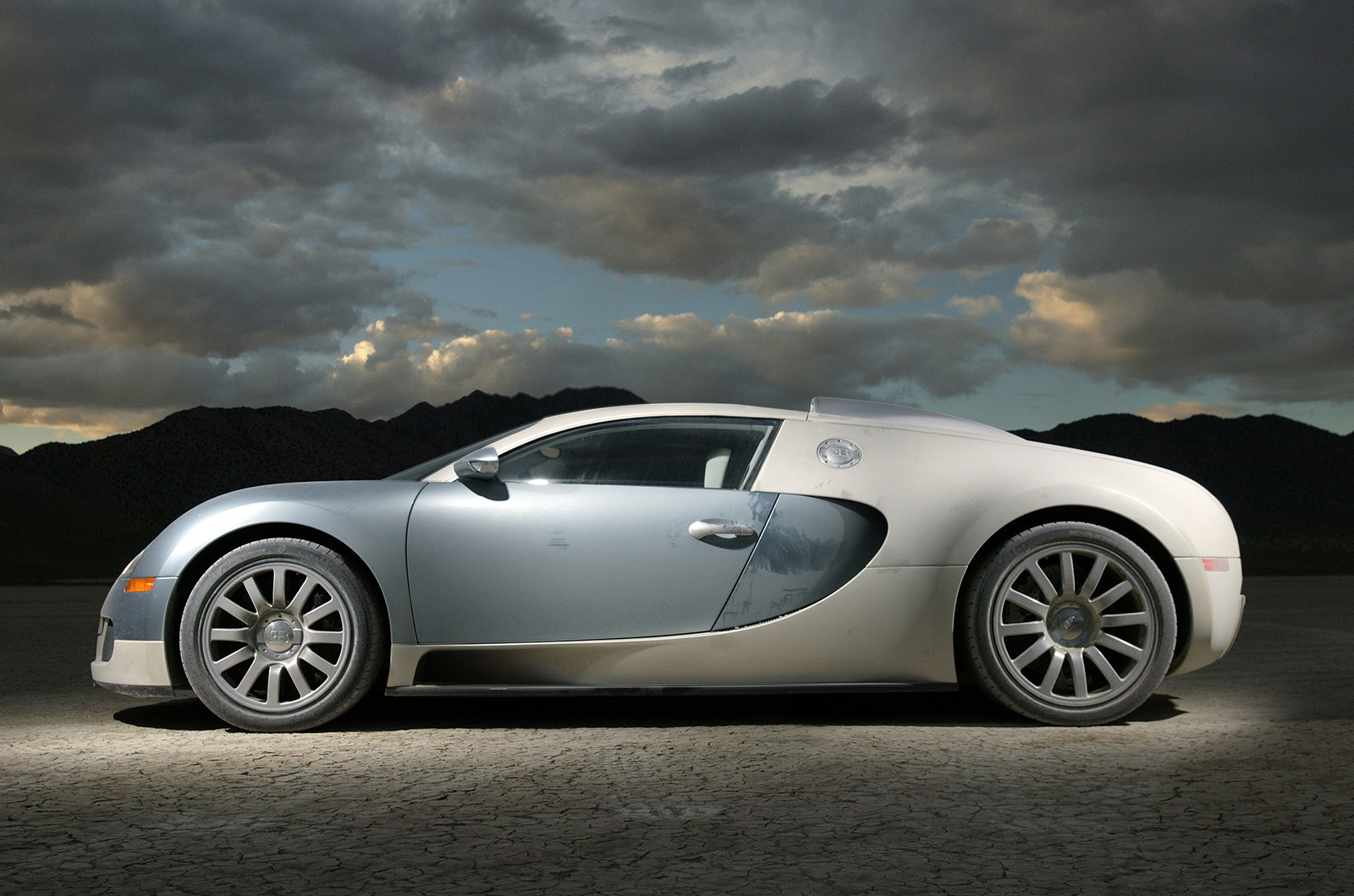 Bugatti Veyron (2005)