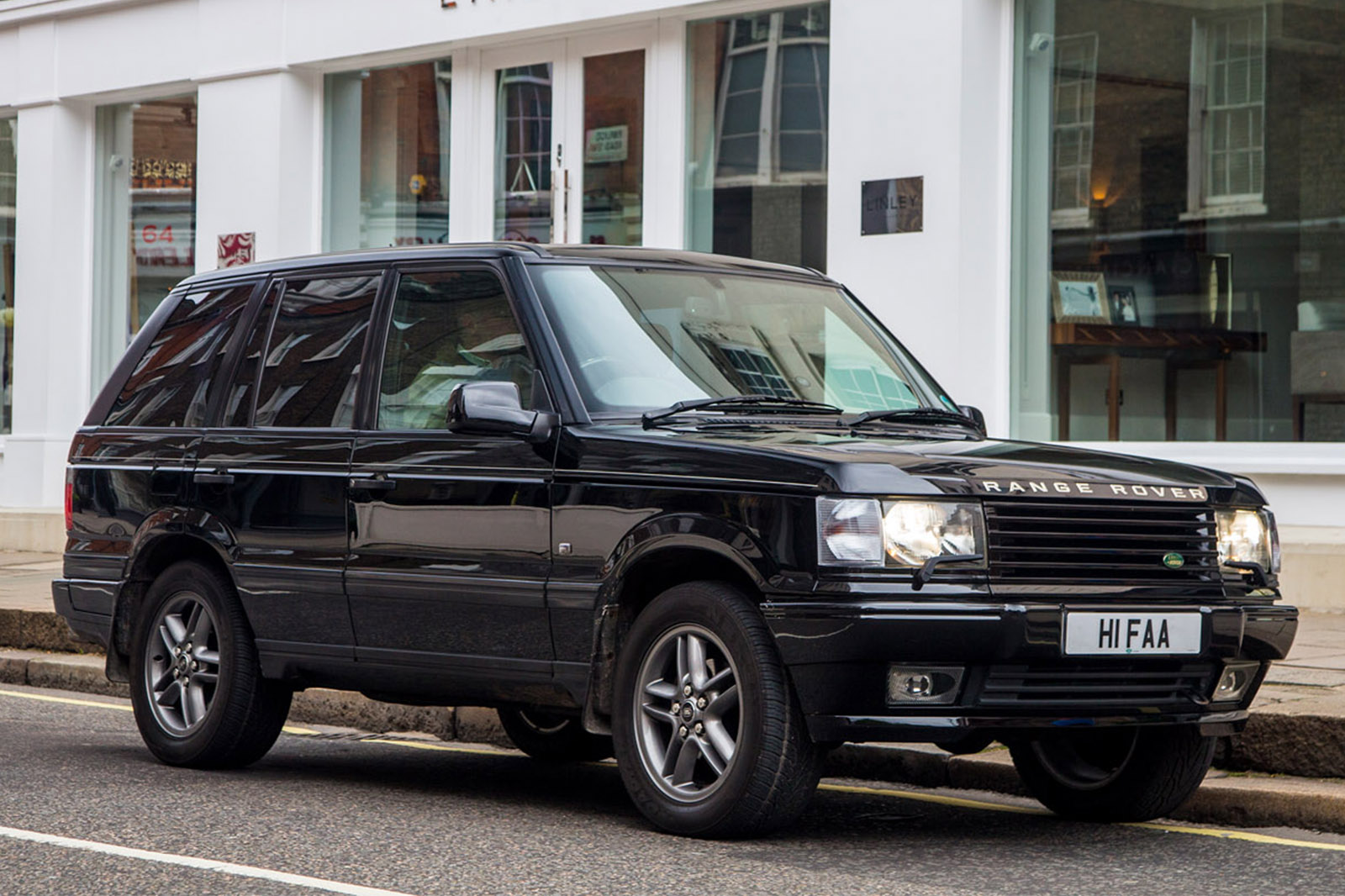 Range Rover Linley edition 1999 - hero front