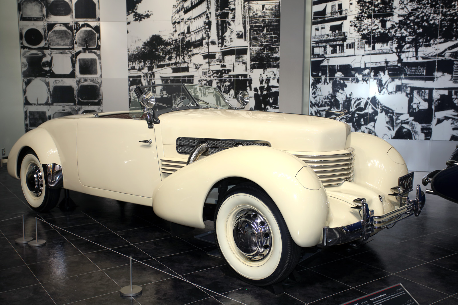 Cord 812 (1937)