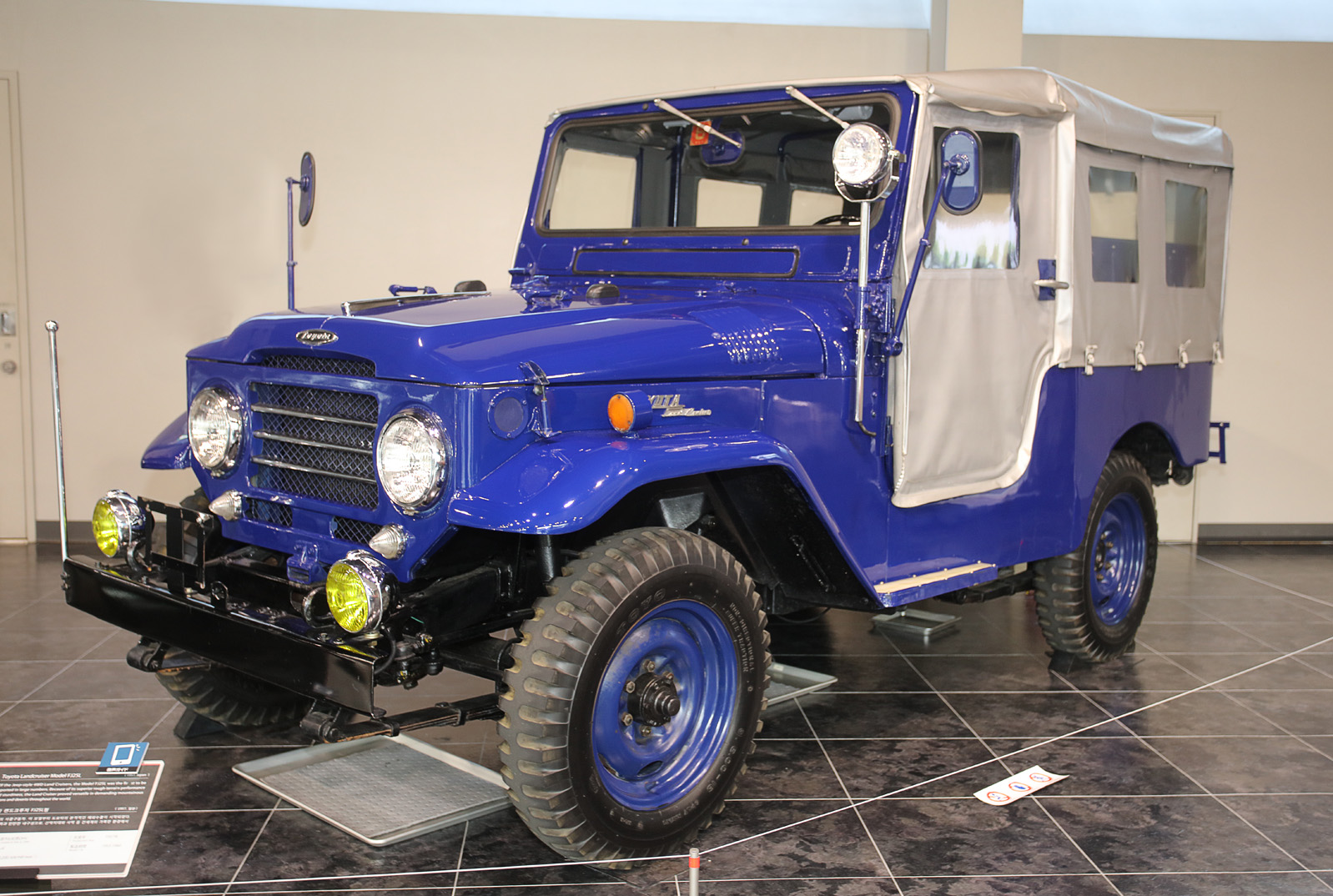 Toyota FJ25L (1955)