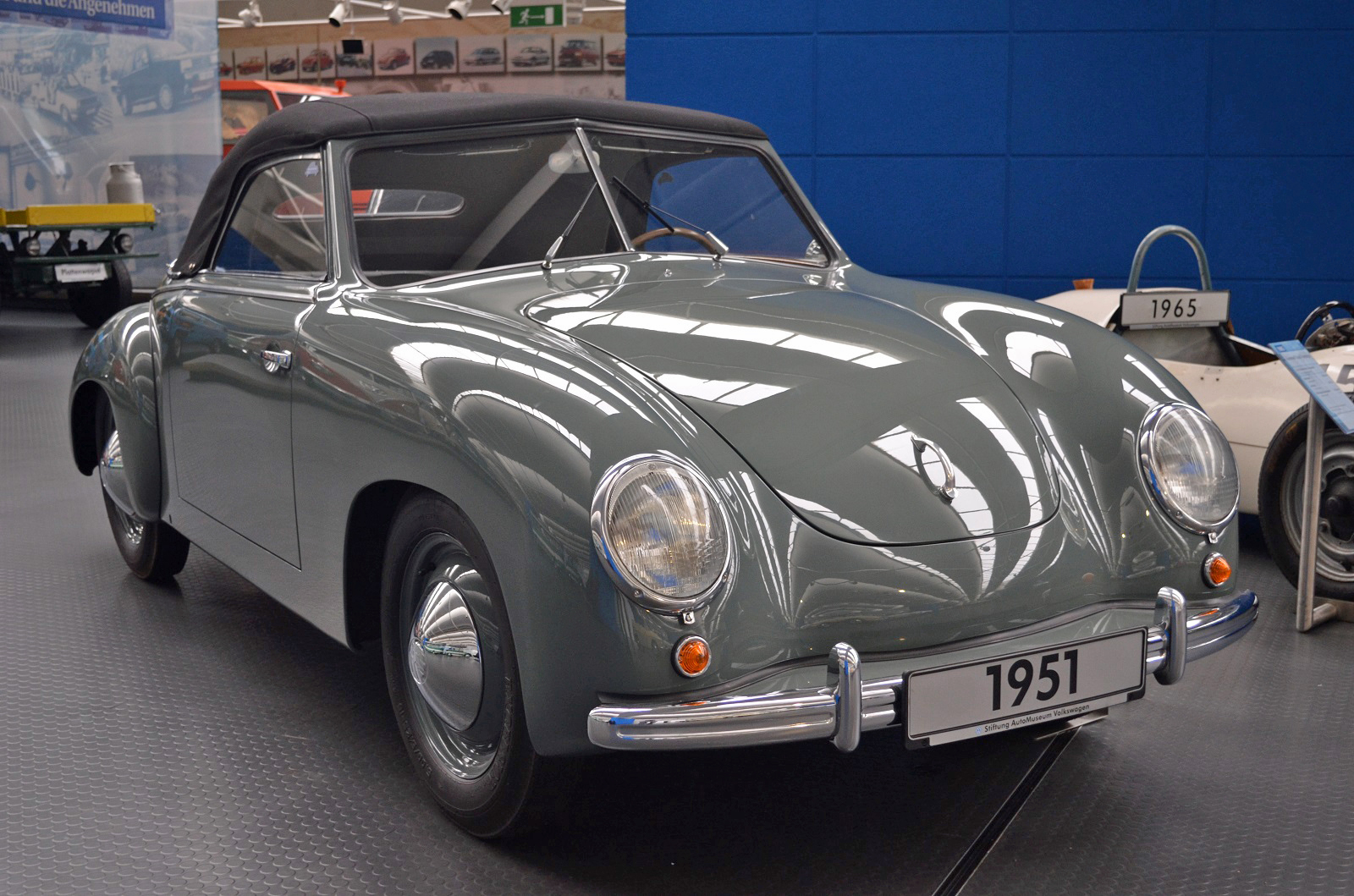 The Beetle goes topless (1949)