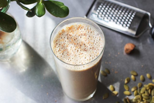 almond-banana-smoothie